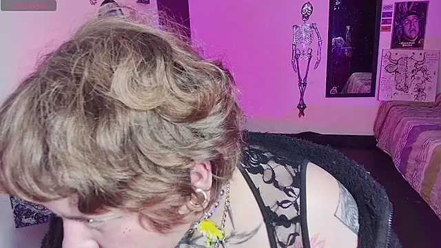 Sabrina scarlett online show from May 31, 5:26 am