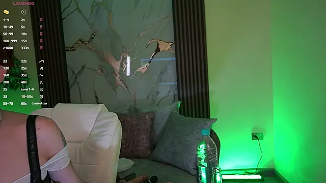 Snapshot of Anybuny chatting on September 27, 12:43 pm Anybuny online show from September 27, 12:43 pm