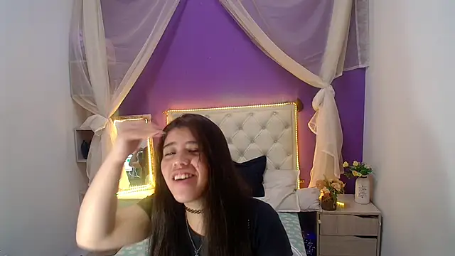 Ingrid Casas online show from December 20, 10:43 pm