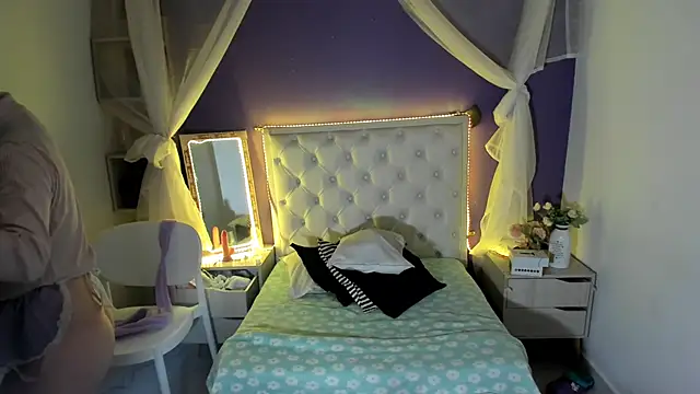 Ingrid Casas online show from December 21, 7:49 pm