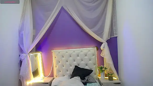 Ingrid Casas online show from January 15, 12:30 am