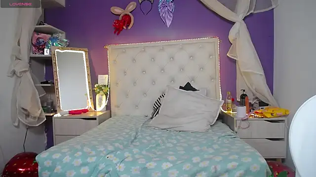 Ingrid Casas online show from March 3, 2:15 am