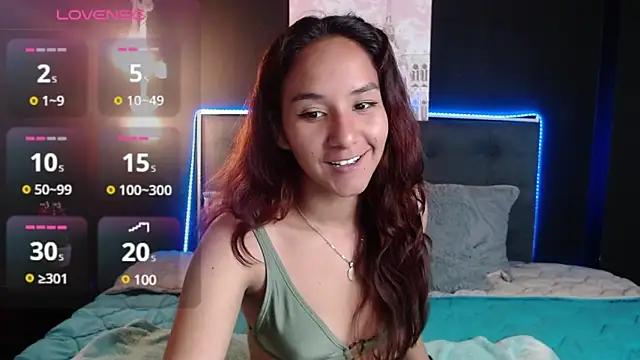 PoisonIvy15  online show from December 23, 1:51 am
