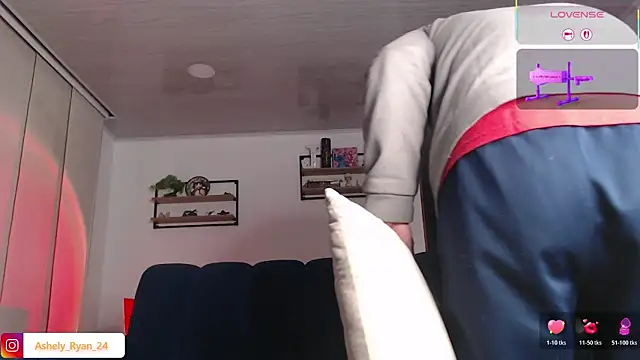 ashely ryan24 online show from April 16, 11:51 pm