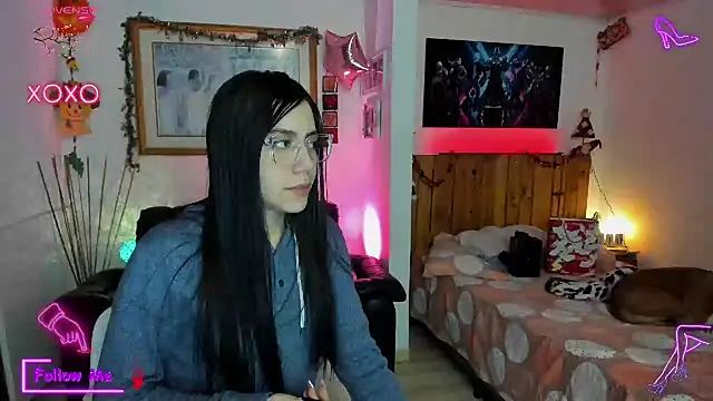 Snapshot of LauGrayJ chatting on March 11, 6:00 am LauGrayJ online show from March 11, 6:00 am