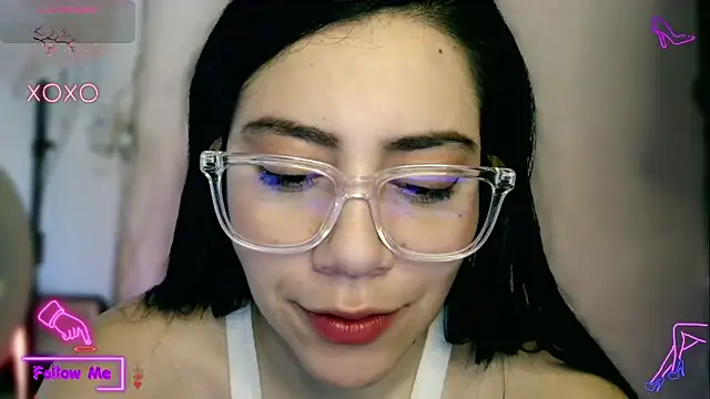 Snapshot of LauGrayJ chatting on November 9, 7:34 pm LauGrayJ online show from November 9, 7:34 pm