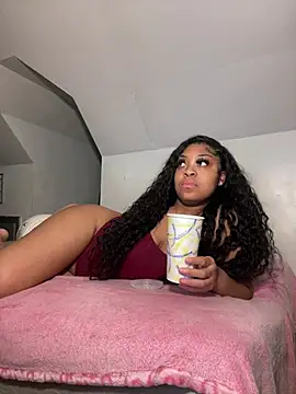 AUNYXXX online show from January 30, 2:49 am