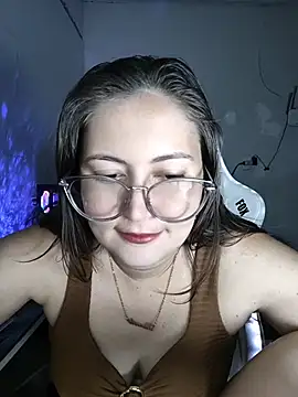 Snapshot of dani123unica chatting on May 8, 10:37 pm dani123unica online show from May 8, 10:37 pm