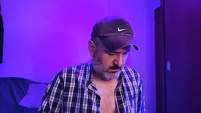 BushBator online show from November 14, 5:17 am