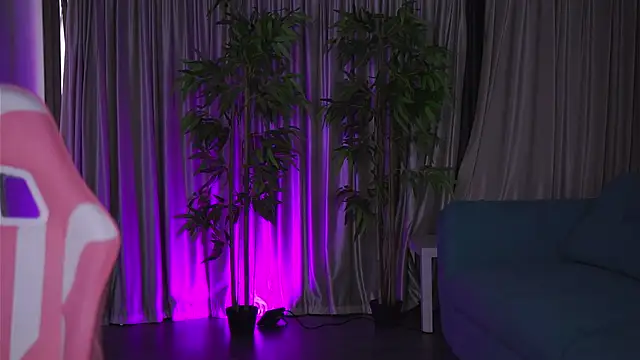 Snapshot of MissKiarra chatting on February 15, 7:16 am MissKiarra online show from February 15, 7:16 am