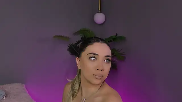 Jessielle online show from April 1, 6:36 am