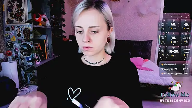 Snapshot of NaniMoore chatting on November 23, 8:19 pm NaniMoore online show from November 23, 8:19 pm