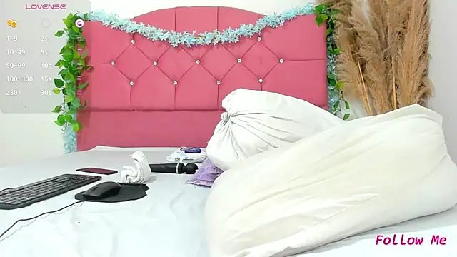Snapshot of arisha_hot chatting on June 3, 2:33 pm arisha hot online show from June 3, 2:33 pm