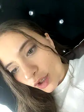 Snapshot of auroraa_sexy chatting on October 15, 5:35 pm auroraa sexy online show from October 15, 5:35 pm