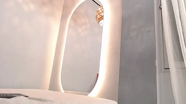 Thayssa ross online show from March 8, 12:00 am