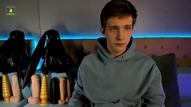 Snapshot of MarkGWalker chatting on December 29, 4:27 am MarkGWalker online show from December 29, 4:27 am