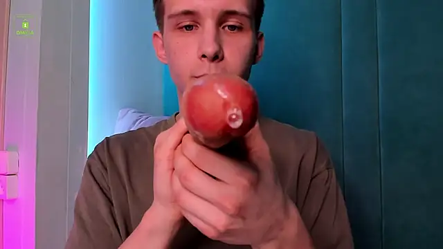 Snapshot of MarkGWalker chatting on January 27, 3:04 am MarkGWalker online show from January 27, 3:04 am