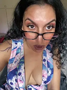 Indianbutter11 online show from February 3, 5:29 am