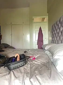 Indianbutter11 online show from February 23, 7:33 am