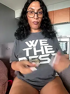 Indianbutter11 online show from November 5, 6:24 am