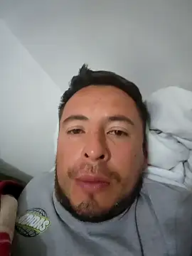 Snapshot of Kingkushflow chatting on November 17, 5:24 am Kingkushflow online show from November 17, 5:24 am