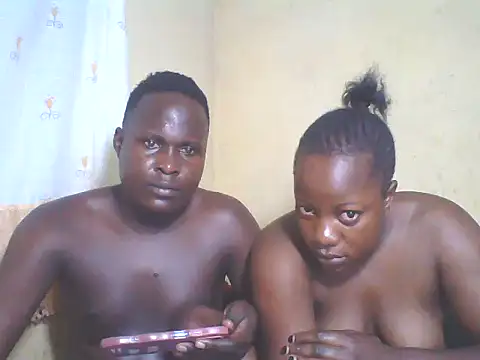 Snapshot of Dark_Queenchocolate chatting on November 5, 10:10 pm Dark Queenchocolate online show from November 5, 10:10 pm