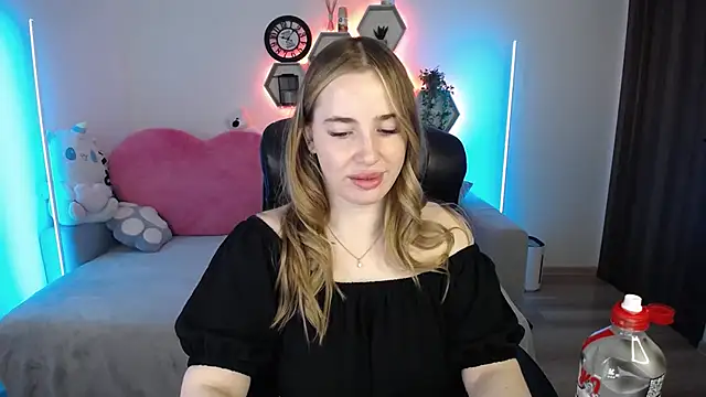 Snapshot of SabrinViolet chatting on May 23, 8:07 am SabrinViolet online show from May 23, 8:07 am