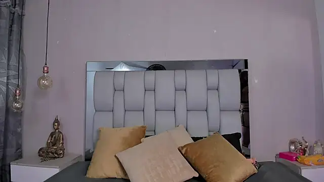 SusanBenett online show from December 1, 9:09 pm