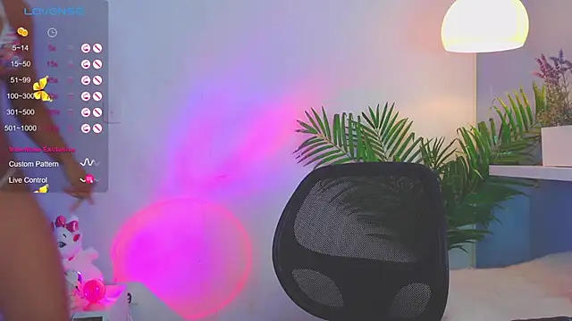 Snapshot of catalina__lovers chatting on February 6, 5:19 pm catalina  lovers online show from February 6, 5:19 pm