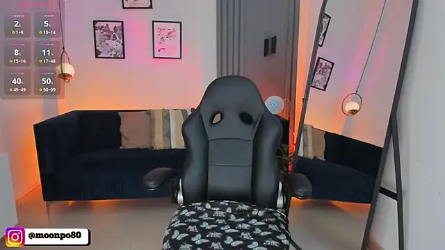 Luna  Ponce online show from April 2, 5:32 pm