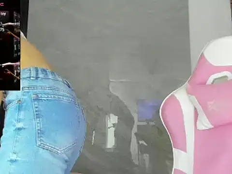 Snapshot of PamelaAnderson_2 chatting on March 9, 3:54 am PamelaAnderson 2 online show from March 9, 3:54 am