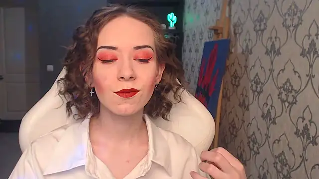 FascinatingEyess online show from June 2, 7:49 pm