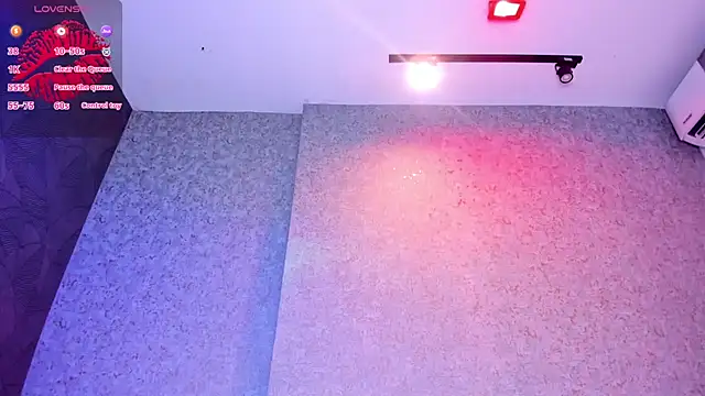 Snapshot of VanessaKalo chatting on October 4, 1:47 am VanessaKalo online show from October 4, 1:47 am