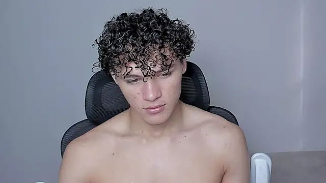 Snapshot of laurent_nova chatting on October 25, 6:46 pm laurent nova online show from October 25, 6:46 pm