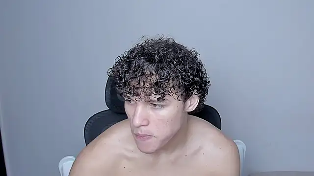 Snapshot of laurent_nova chatting on November 11, 5:40 am laurent nova online show from November 11, 5:40 am