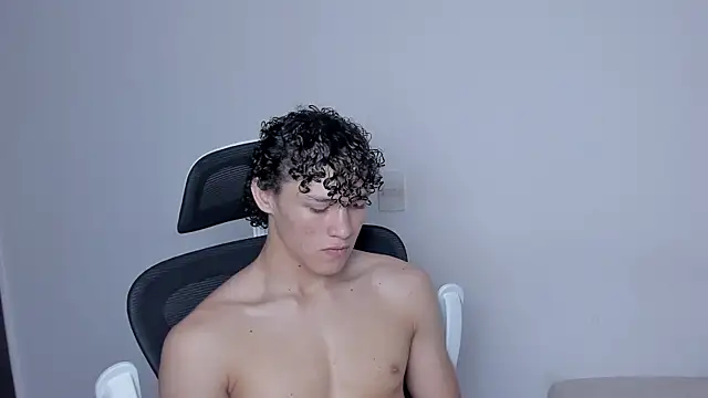 Snapshot of laurent_nova chatting on November 19, 5:13 pm laurent nova online show from November 19, 5:13 pm