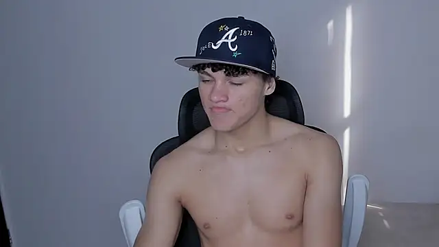 Snapshot of laurent_nova chatting on November 30, 6:56 pm laurent nova online show from November 30, 6:56 pm