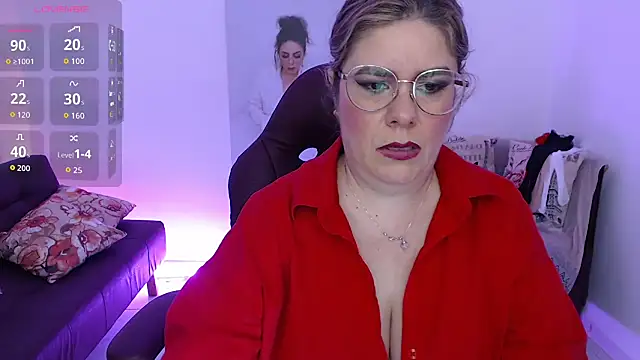 Snapshot of zehra_sanem chatting on October 27, 6:12 pm zehra sanem online show from October 27, 6:12 pm