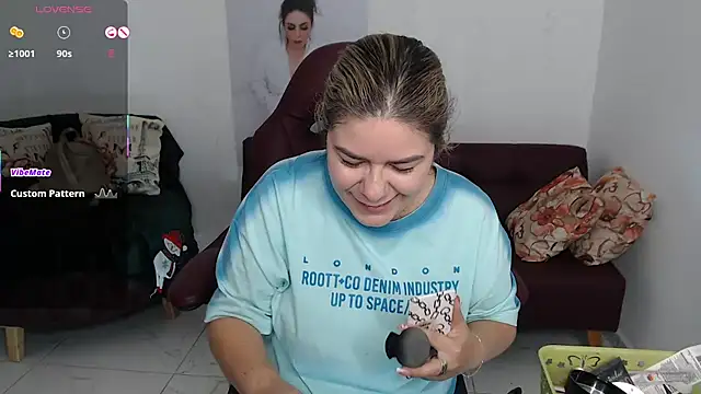 Snapshot of zehra_sanem chatting on November 17, 4:24 pm zehra sanem online show from November 17, 4:24 pm