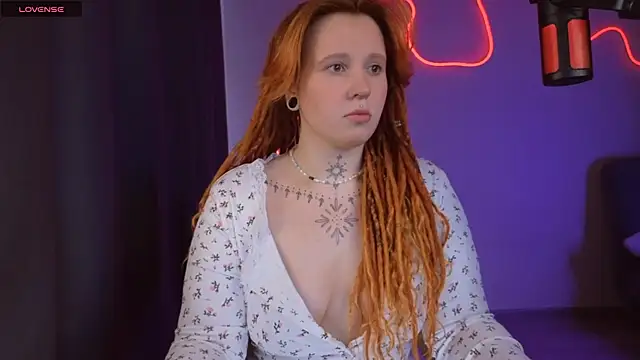 The Full Red Moon online show from April 7, 10:59 am