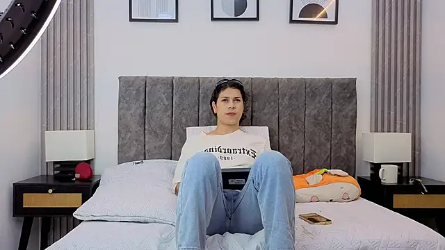 Luciana Ortiz1 online show from January 6, 12:42 pm