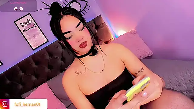 Snapshot of Sofi_hdz chatting on December 1, 9:09 pm Sofi hdz online show from December 1, 9:09 pm