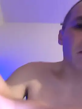 AttractiveSilk5 online show from February 10, 2:15 am