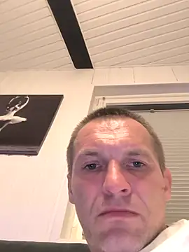 AttractiveSilk5 online show from April 3, 11:58 pm