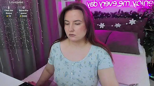 FeralPeach online show from January 16, 8:33 am