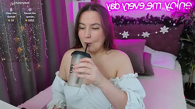 FeralPeach online show from January 19, 10:06 am