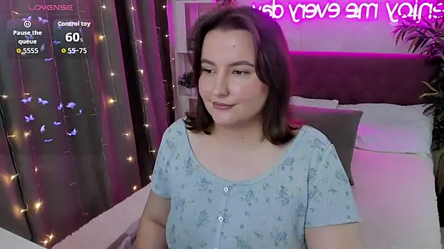 FeralPeach online show from October 24, 5:37 am