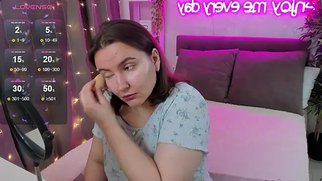 FeralPeach online show from November 23, 6:13 am