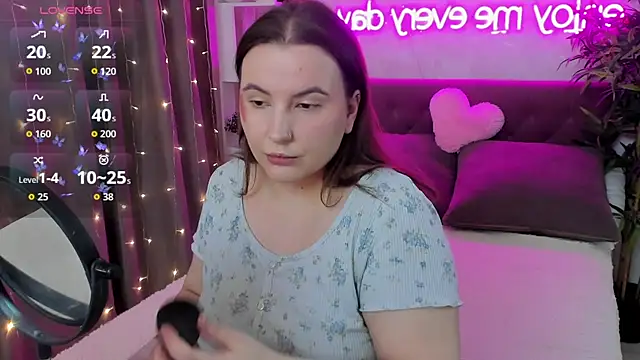 FeralPeach online show from April 4, 3:49 am