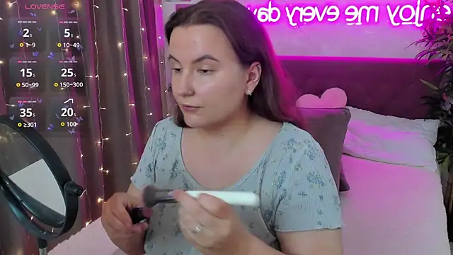 FeralPeach online show from July 11, 5:54 am